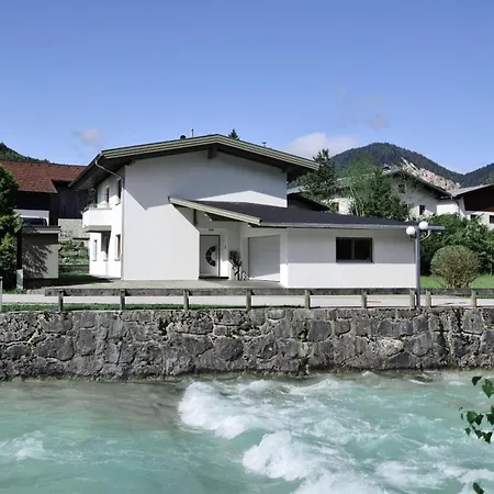 Karwendelgold アパート *