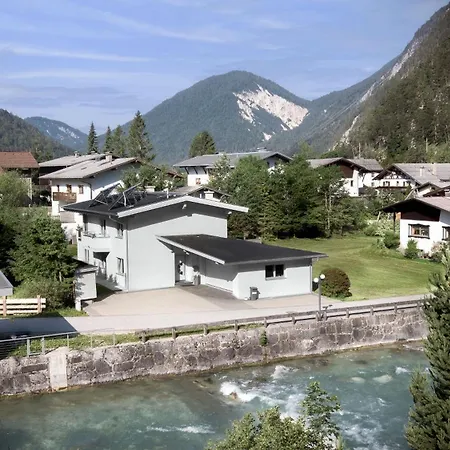 アパート Karwendelgold シャルニッツ